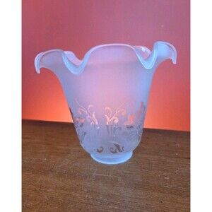 Nos Vtg VIANNE France Frosted Floral Glass Lamp Shades Ruffled Edge 5.5"X 5"X 2"
